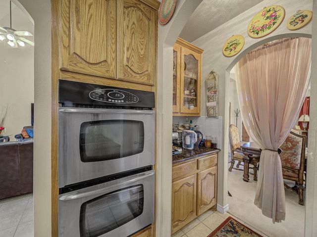 1002 Saint Gregory Drive, Mansfield, TX 76063