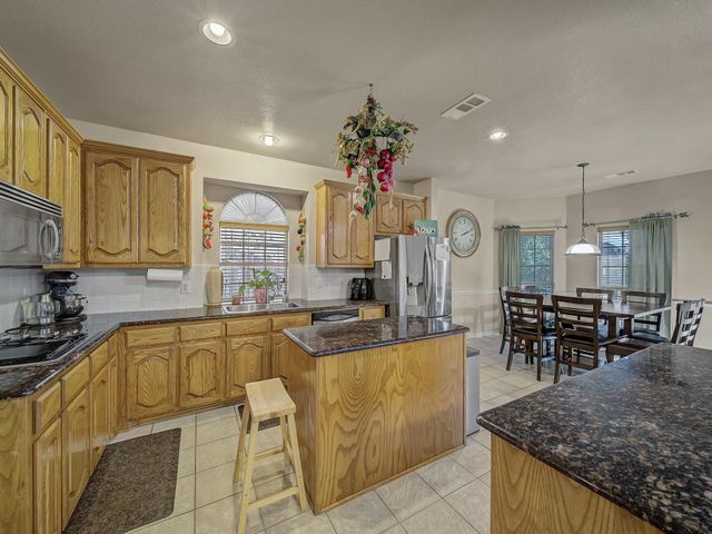 1002 Saint Gregory Drive, Mansfield, TX 76063