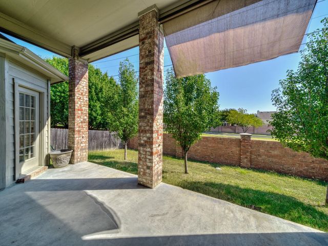 1002 Saint Gregory Drive, Mansfield, TX 76063