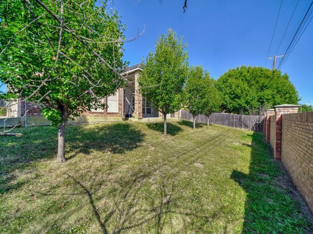 1002 Saint Gregory Drive, Mansfield, TX 76063
