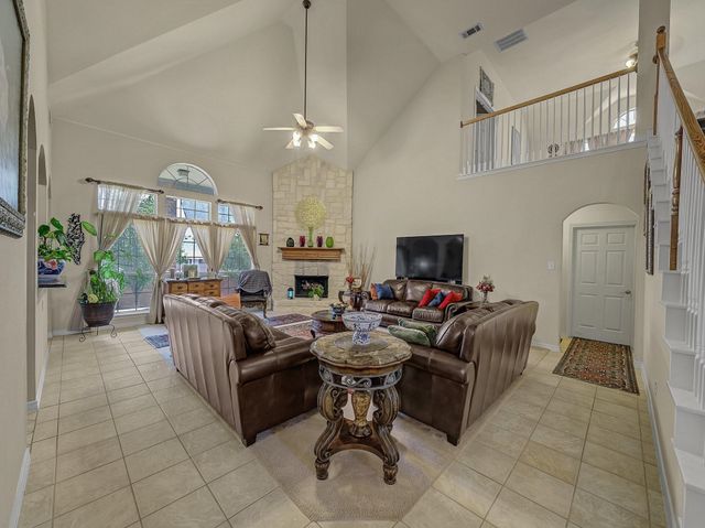 1002 Saint Gregory Drive, Mansfield, TX 76063