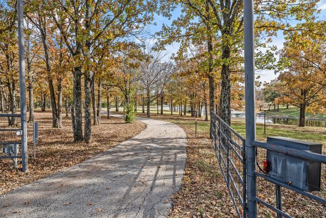 12001 St Hwy 31, Malakoff, TX 75148