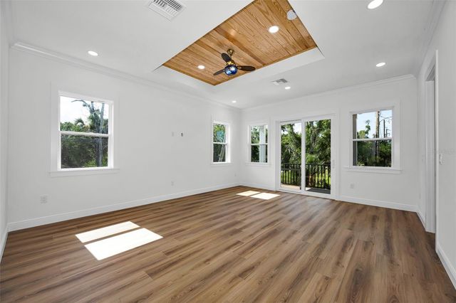 158 E SPRUCE STREET, Tarpon Springs, FL 34689