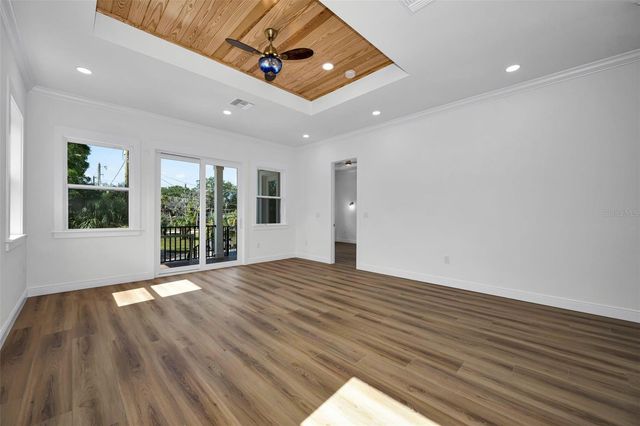 158 E SPRUCE STREET, Tarpon Springs, FL 34689