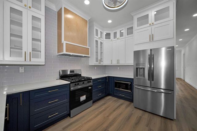 158 E SPRUCE STREET, Tarpon Springs, FL 34689