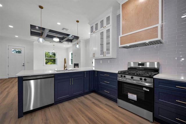 158 E SPRUCE STREET, Tarpon Springs, FL 34689
