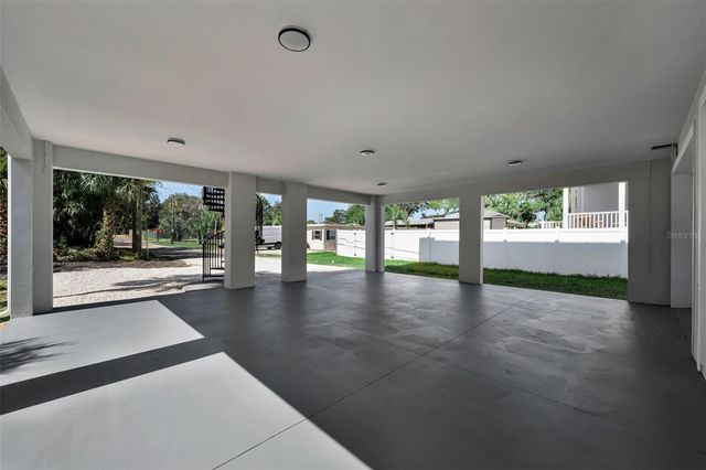158 E SPRUCE STREET, Tarpon Springs, FL 34689
