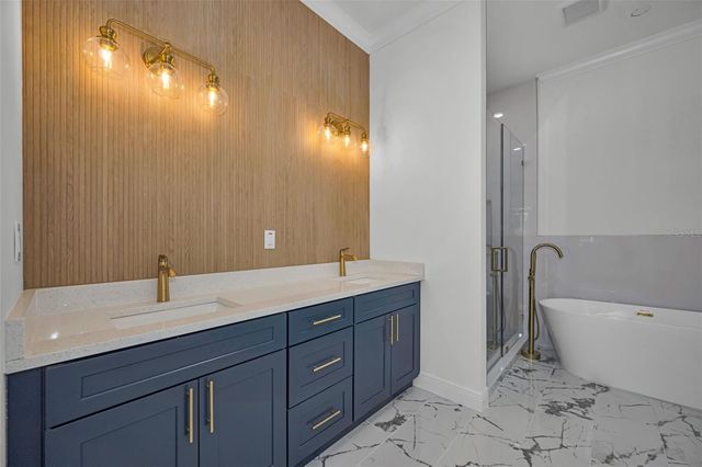 158 E SPRUCE STREET, Tarpon Springs, FL 34689