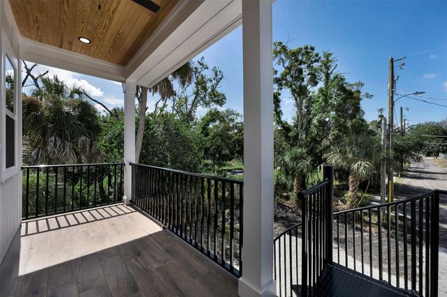 158 E SPRUCE STREET, Tarpon Springs, FL 34689