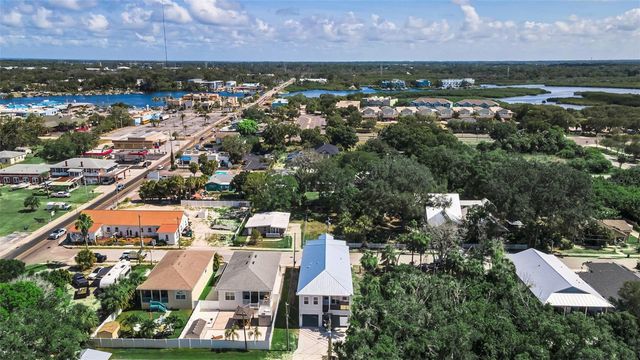 158 E SPRUCE STREET, Tarpon Springs, FL 34689