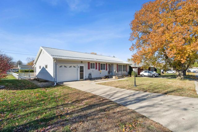 24 12th Ave SE, Oelwein, IA 50662
