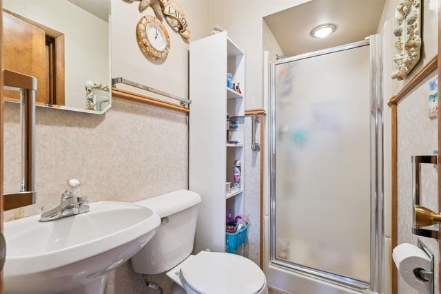 24 12th Ave SE, Oelwein, IA 50662