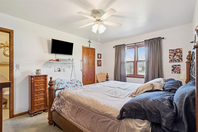 24 12th Ave SE, Oelwein, IA 50662