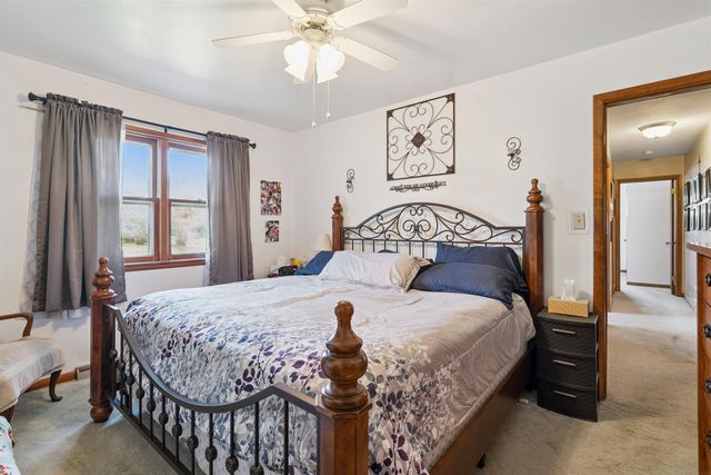 24 12th Ave SE, Oelwein, IA 50662