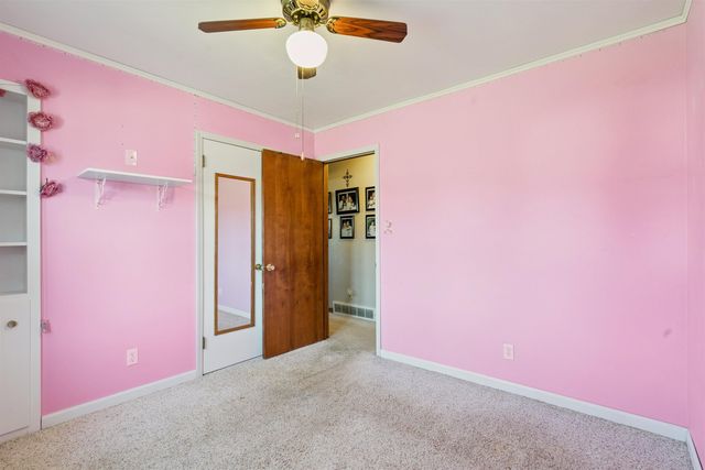 24 12th Ave SE, Oelwein, IA 50662