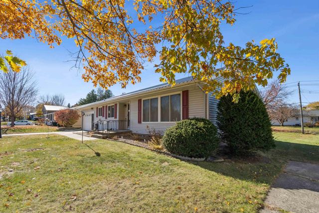 24 12th Ave SE, Oelwein, IA 50662