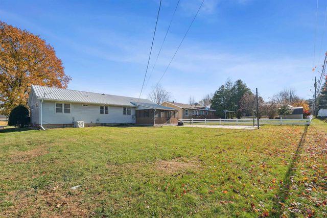 24 12th Ave SE, Oelwein, IA 50662