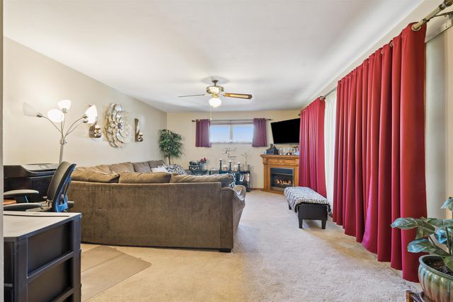 24 12th Ave SE, Oelwein, IA 50662