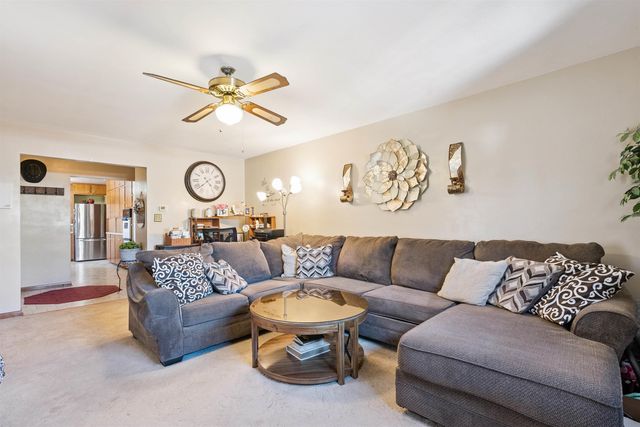 24 12th Ave SE, Oelwein, IA 50662