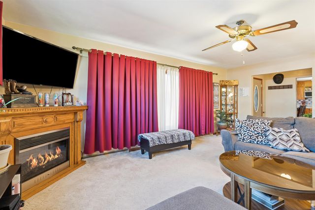 24 12th Ave SE, Oelwein, IA 50662