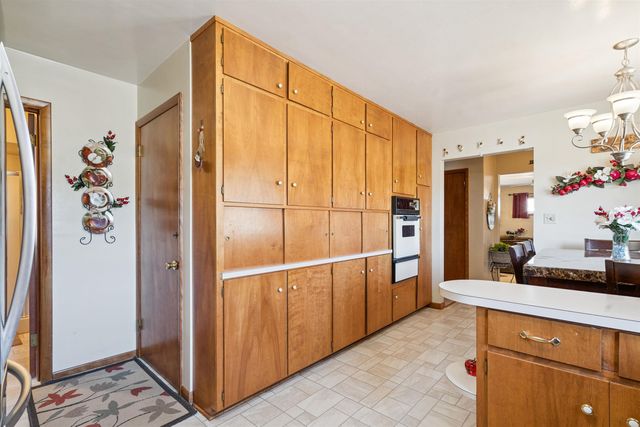 24 12th Ave SE, Oelwein, IA 50662