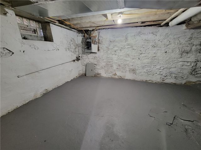 3417 Duquesne Ave, West Mifflin, PA 15122