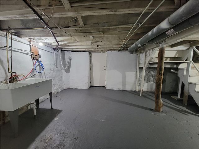 3417 Duquesne Ave, West Mifflin, PA 15122