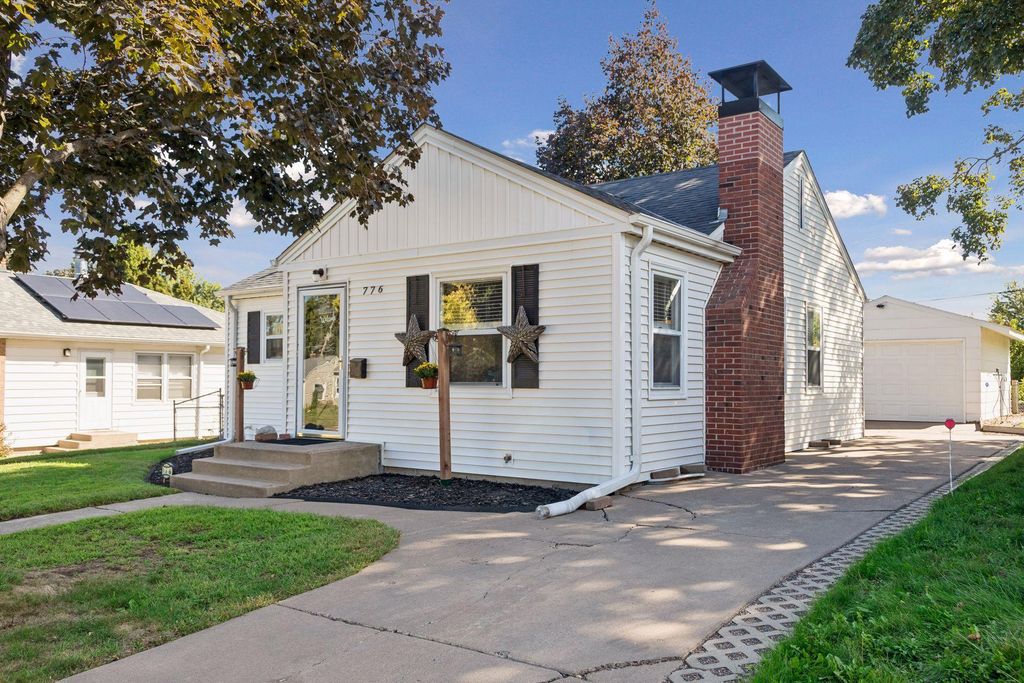 776 Parkview Avenue, Saint Paul, MN 55117 — photo 2