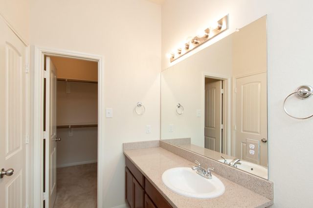 107 Piney Pathway, Magnolia, TX 77354