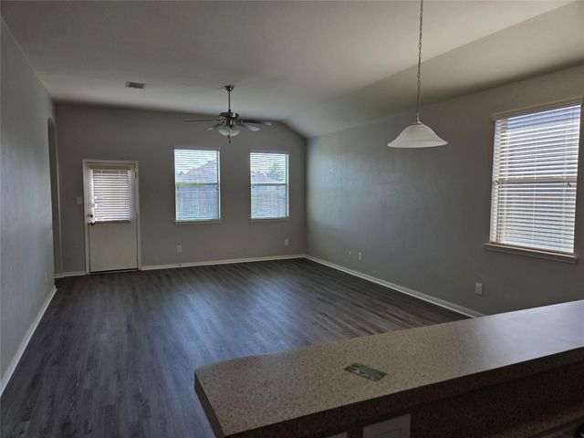 107 Piney Pathway, Magnolia, TX 77354