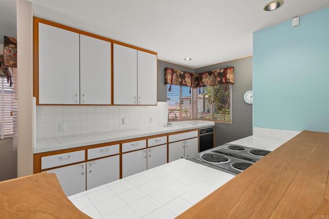 2853 Dove Street, San Diego, CA 92103