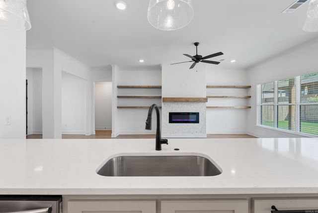 2465 Lilac Drive, Conway, AR 72034