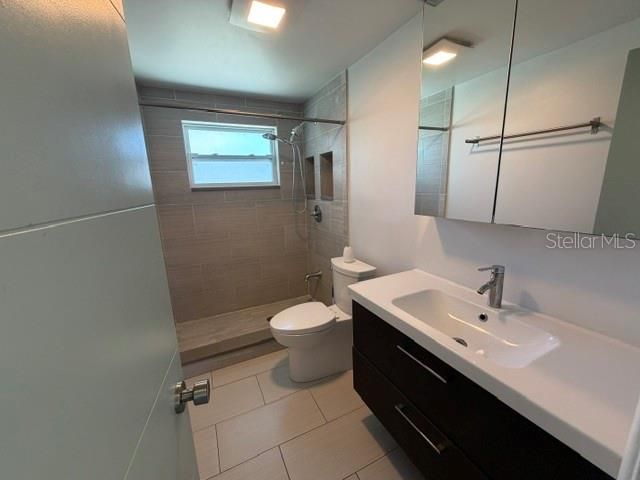 7904 WOODVINE CIRCLE, Tampa, FL 33615