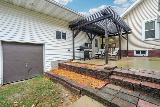 521 E 2nd Street S, Newton, IA 50208