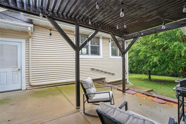 521 E 2nd Street S, Newton, IA 50208