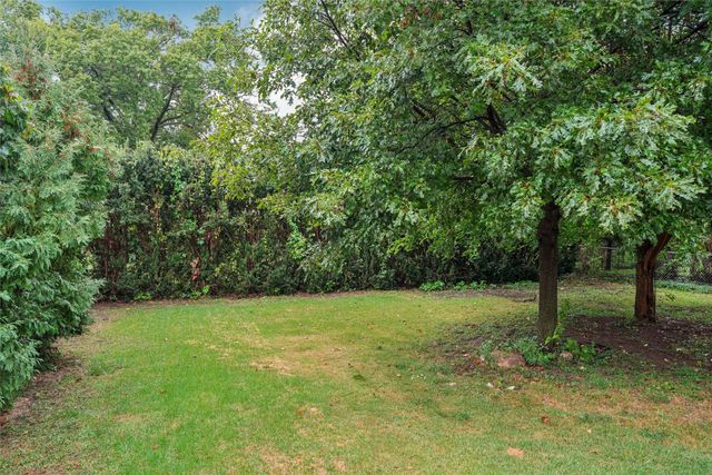 521 E 2nd Street S, Newton, IA 50208