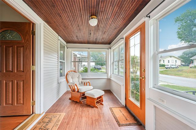 521 E 2nd Street S, Newton, IA 50208