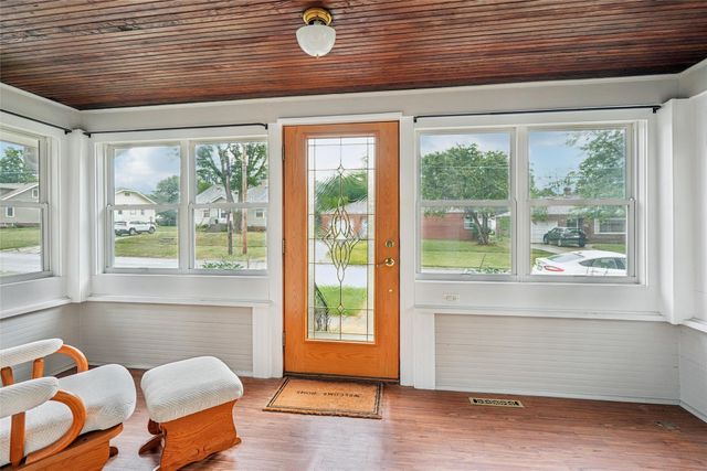 521 E 2nd Street S, Newton, IA 50208