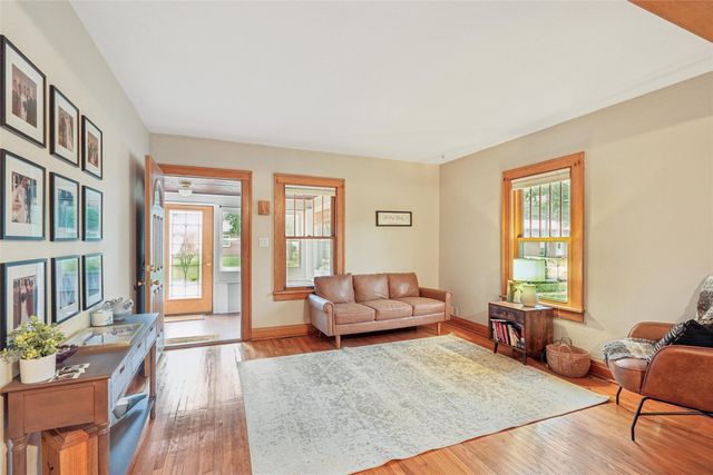 521 E 2nd Street S, Newton, IA 50208