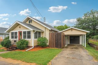 521 E 2nd Street S, Newton, IA 50208