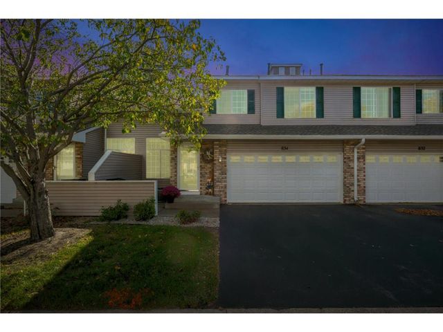 834 Summer Pines Circle, Hudson, WI 54016