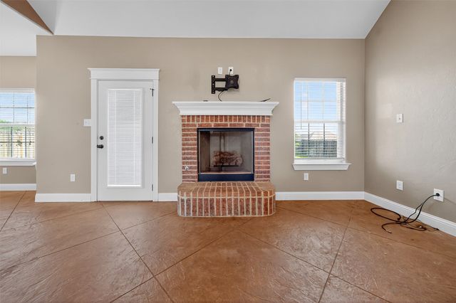 709 Linus Lane, Lindale, TX 75771