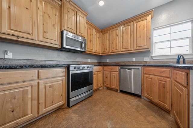 709 Linus Lane, Lindale, TX 75771