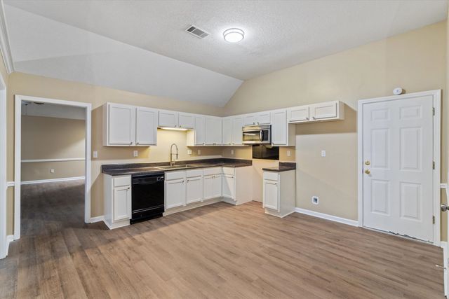 7665 DEXTER RUN CIR, Memphis, TN 38016