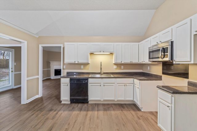 7665 DEXTER RUN CIR, Memphis, TN 38016