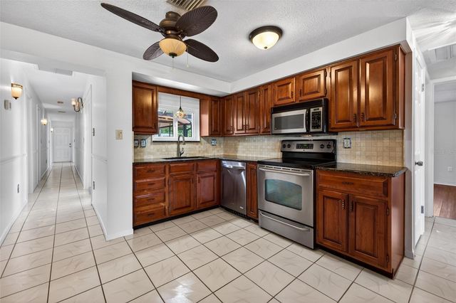 3911 16TH AVENUE N, St Petersburg, FL 33713