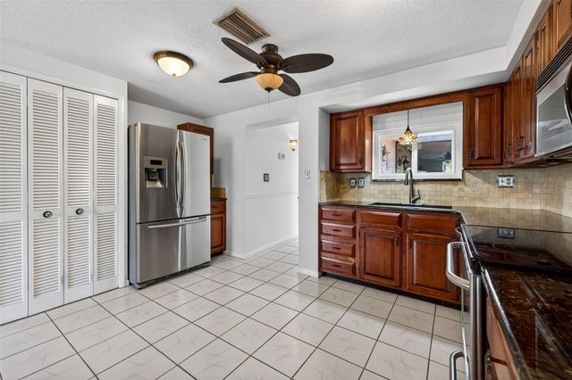 3911 16TH AVENUE N, St Petersburg, FL 33713