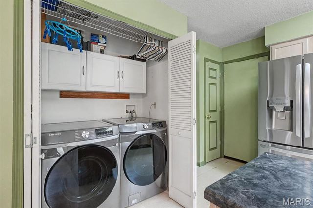 4002 Treeshadow Drive, St Peters, MO 63376