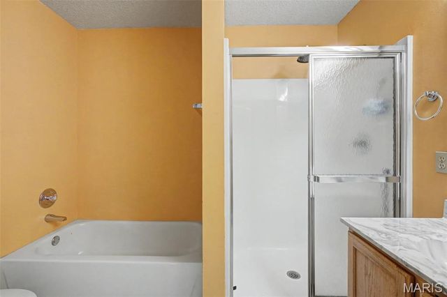 4002 Treeshadow Drive, St Peters, MO 63376