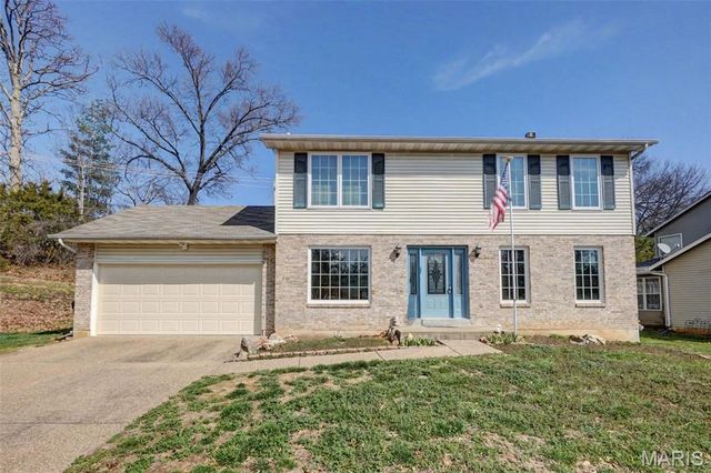 4002 Treeshadow Drive, St Peters, MO 63376